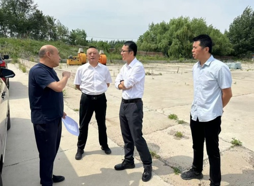 市供销社陪同招商引资企业考察我市再生资源回收利用工作